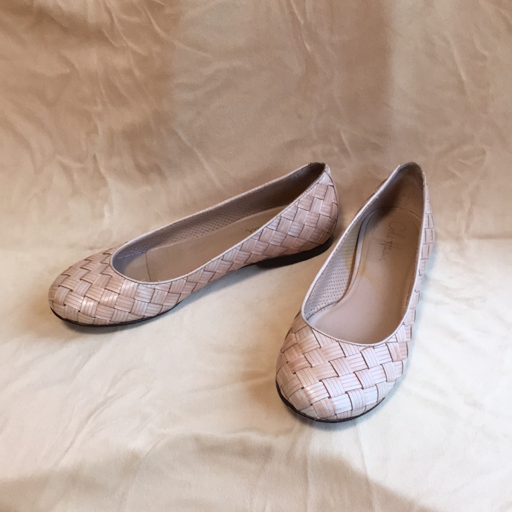 Cole Haan 8.5 leather beautiful shoe